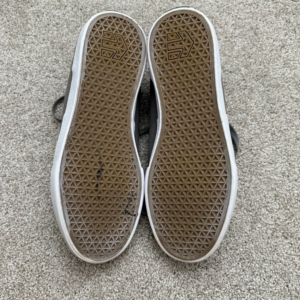 Gray Etnies - Picture 5 of 7